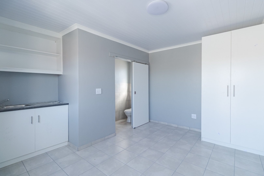 To Let 1 Bedroom Property for Rent in Silwood Heights Western Cape